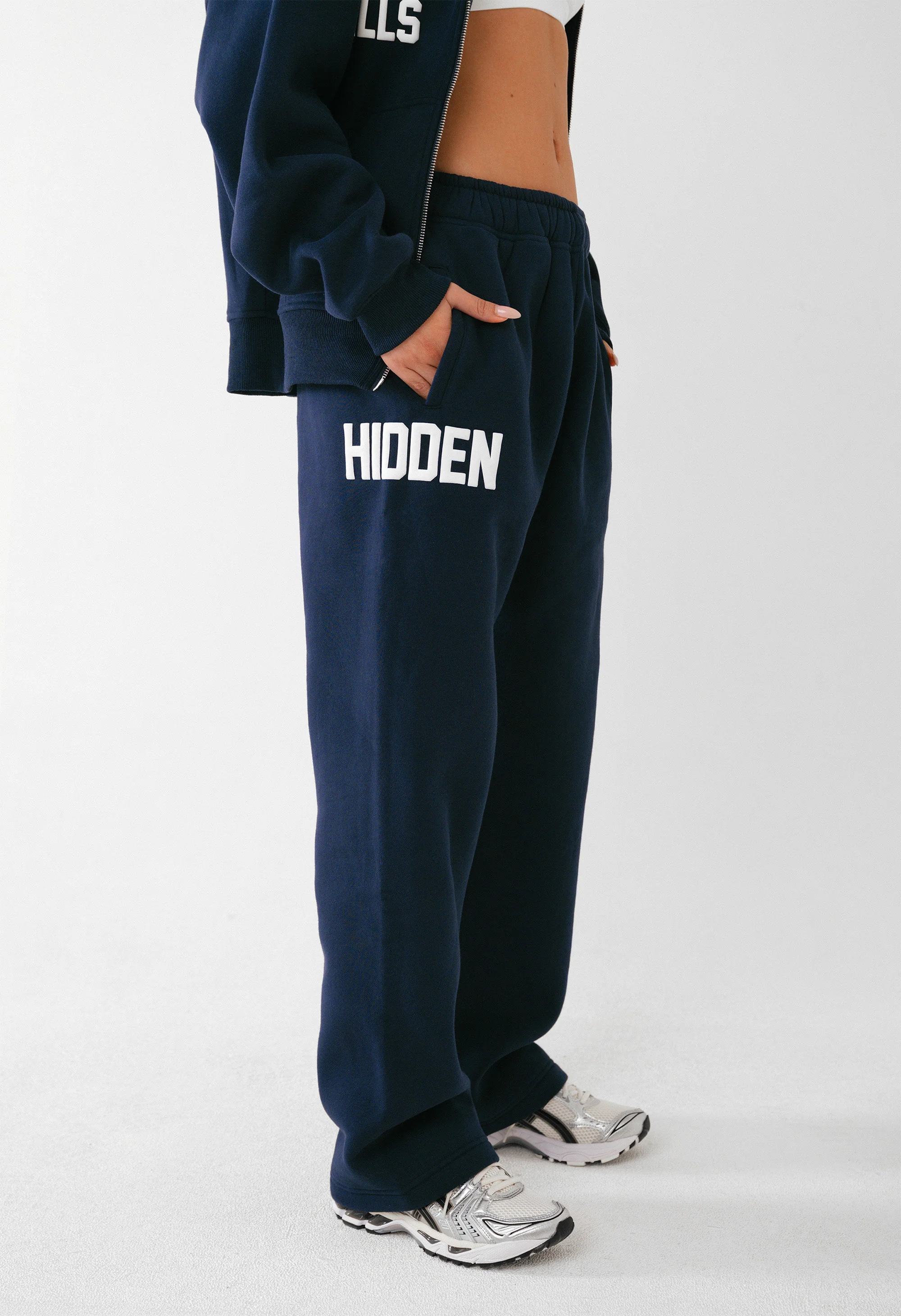 LOUNGEWEAR